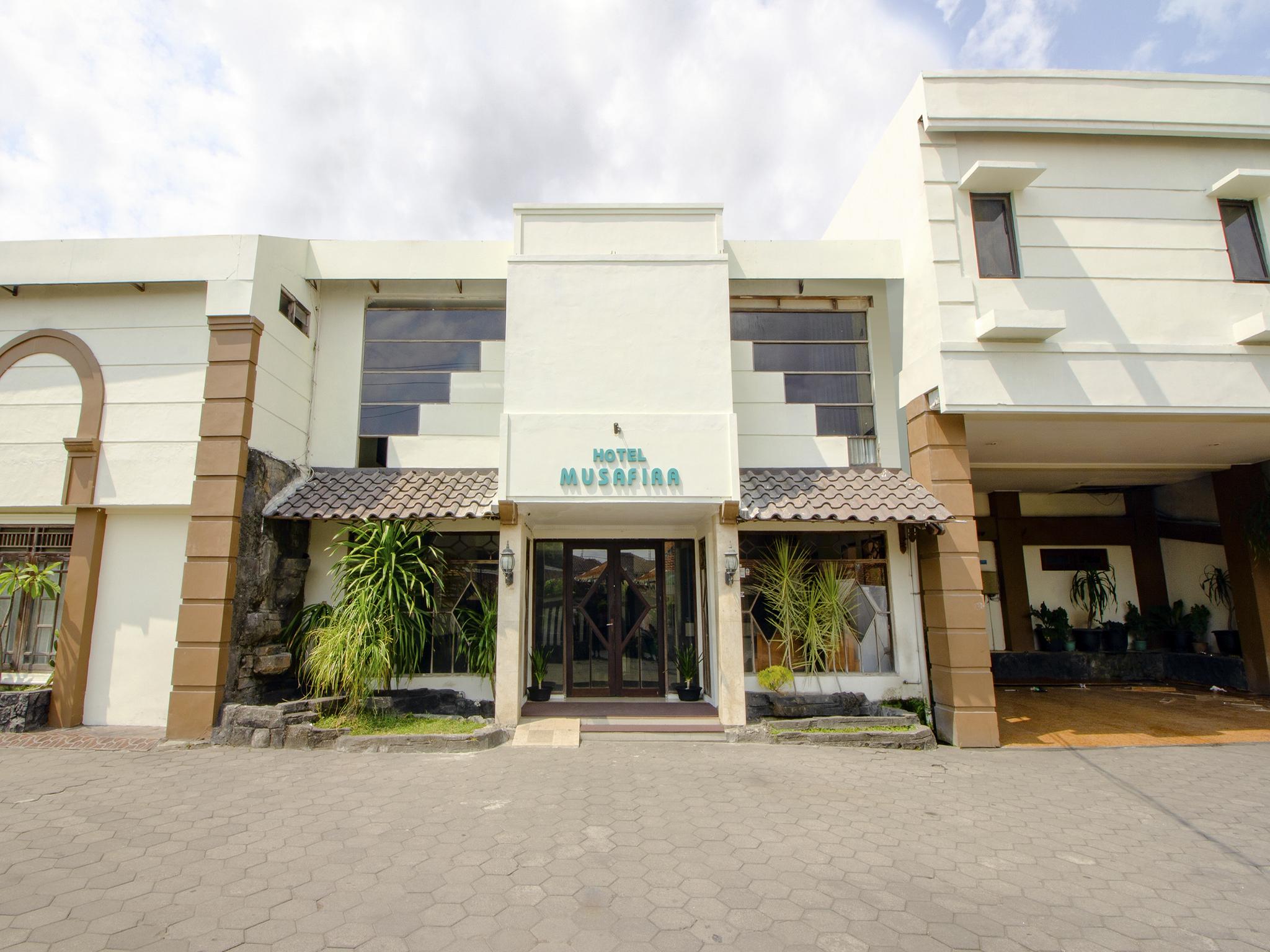 Oyo 1683 Hotel Musafira Syariah Yogyakarta Exterior photo